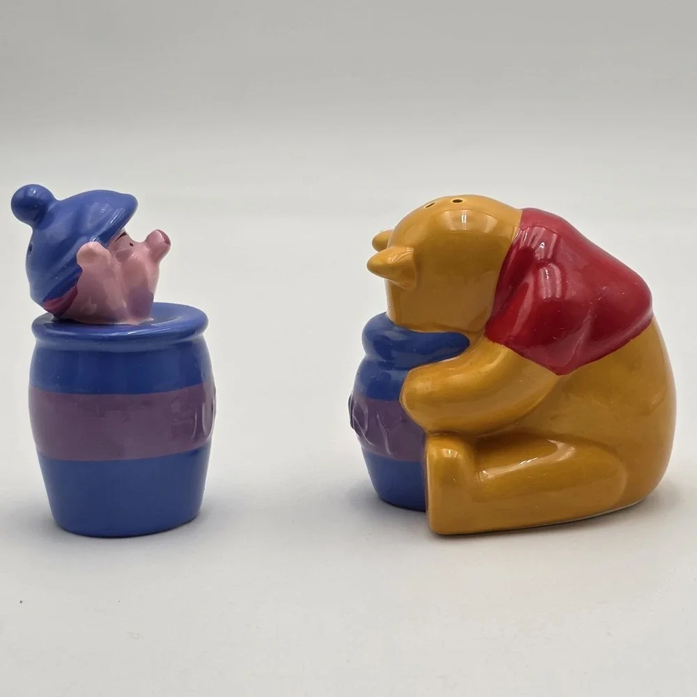 Disney Winnie the‎ Pooh & Piglet Salt and Pepper Shakers READ